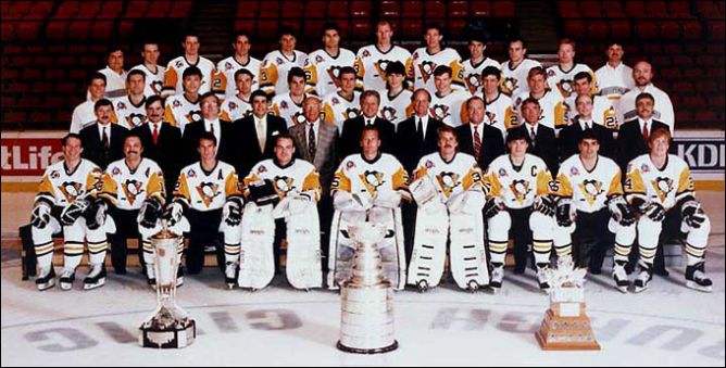Обладатели Кубка Стэнли 1992 года – "Питтсбург Пингвинз".