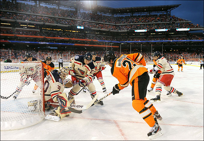 2 января 2011 года. Филадельфия. Зимняя классика НХЛ. "Филадельфия Флайерз" &mdash; "Нью-Йорк Рейнджерс" &mdash; 2:3