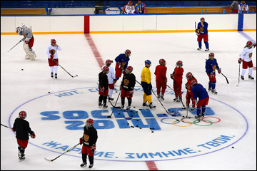 Тренировка сборной России на сочинском льду
