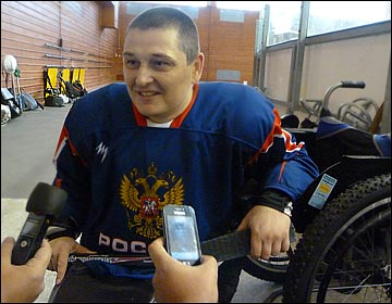 Вадим Селюкин — капитан сборной, центральный нападающий с опытом игры в защите