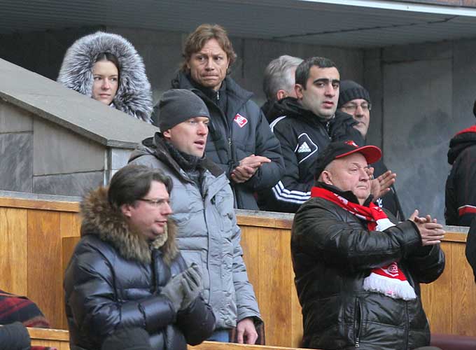 Валерий Карпин на матче с "Динамо"
