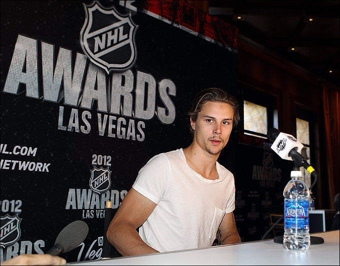 Эрик Карлссон — луший защитник НХЛ сезона-2012