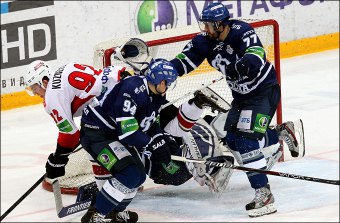 Бело-голубые начинают и выигрывают. «Динамо» удваивает счёт в серии и едет в Челябинск