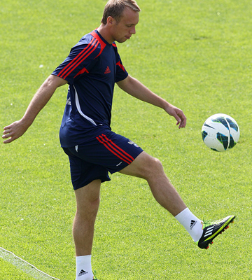 Денис выбрал другой путь, на котором у него гораздо больше стимулов и шансов преуспеть