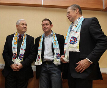Павел Буре (в центре) с Владимиром Юрзиновым и Александром Медведевым
