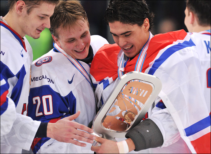 Бронзовые призёры МЧМ-2013 Валерий Ничушкин, Андрей Макаров и Наиль Якупов