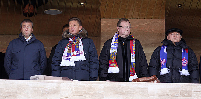 Роман Абрамович, Алексей Миллер, Сергей Степашин и Юрий Лужков Роман Абрамович, Алексей Миллер, Сергей Степашин и Юрий Лужков