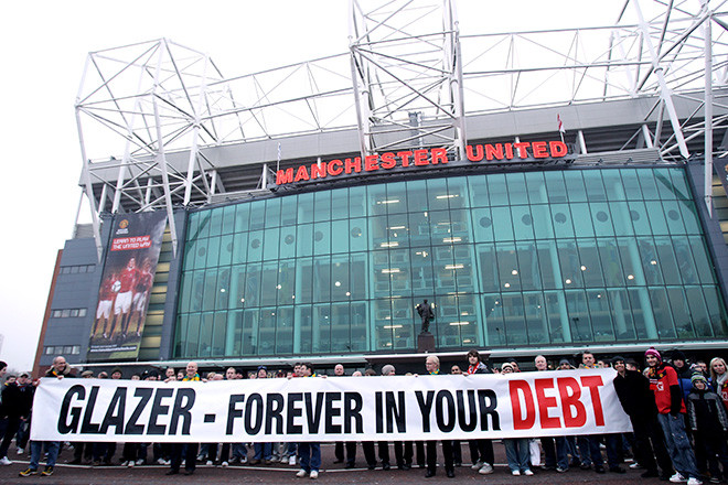 Самая большая задолженность в футболе, по версии Guardian, у "Манчестер Юнайтед"