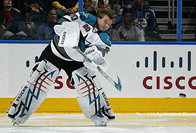 Евгений Набоков стал первым вратарём, забившим гол в НХЛ