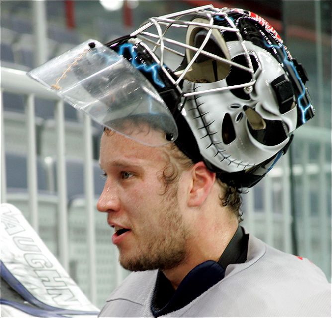 Эмблема присутствует