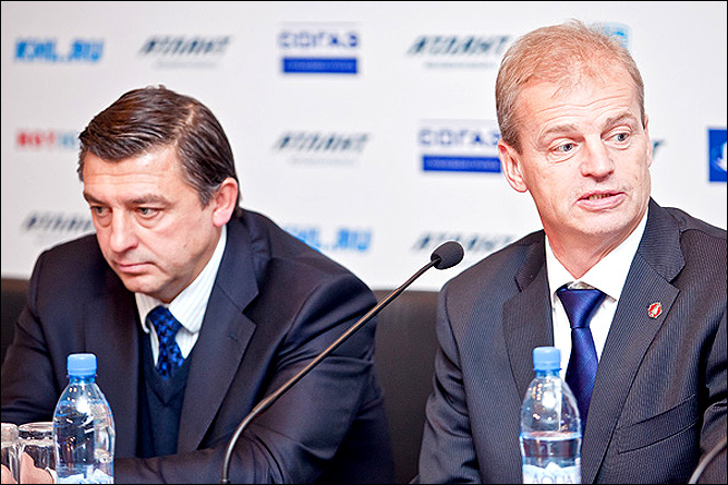 Андрей Хомутов и Бенгт-Оке Густафссон на послематчевой пресс-конференции