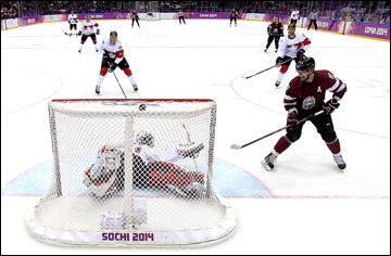 19 февраля 2014 года. Сочи. XXII зимние Олимпийские игры. Хоккей. 1/4 финала. Канада — Латвия — 2:1
