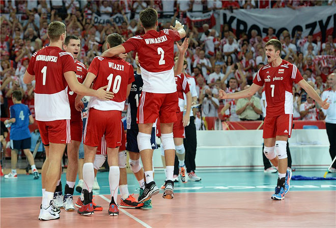 Сборная Польши прошла первый этап без потерь