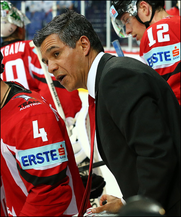 Главный тренер сборной Австрии Мэнни Вивайрос