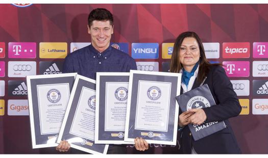 Левандовски получил четыре сертификата рекордсмена Книги рекордов Гиннеса