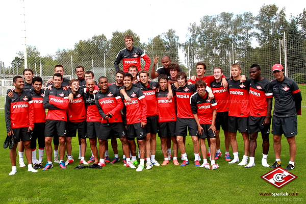 "Спартак" занимался в новой тренировочной форме "Спартак" занимался в новой тренировочной форме