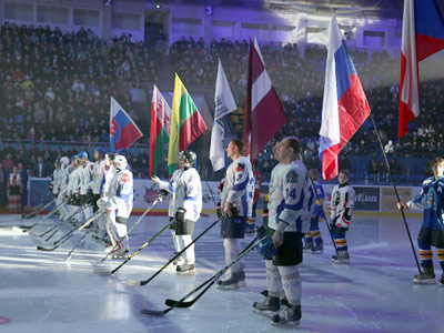 Хоккейные звёзды зажгли в Киеве