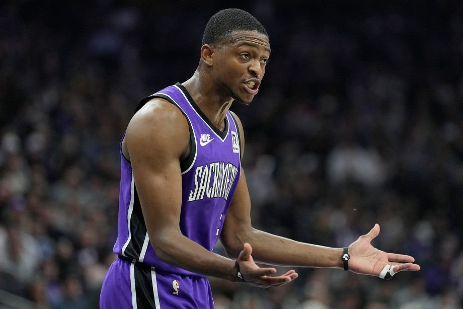 ДеАарон Фокс