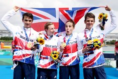 Британок дисквалифицировали за совместный финиш