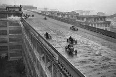 Трасса на крыше здания Fiat