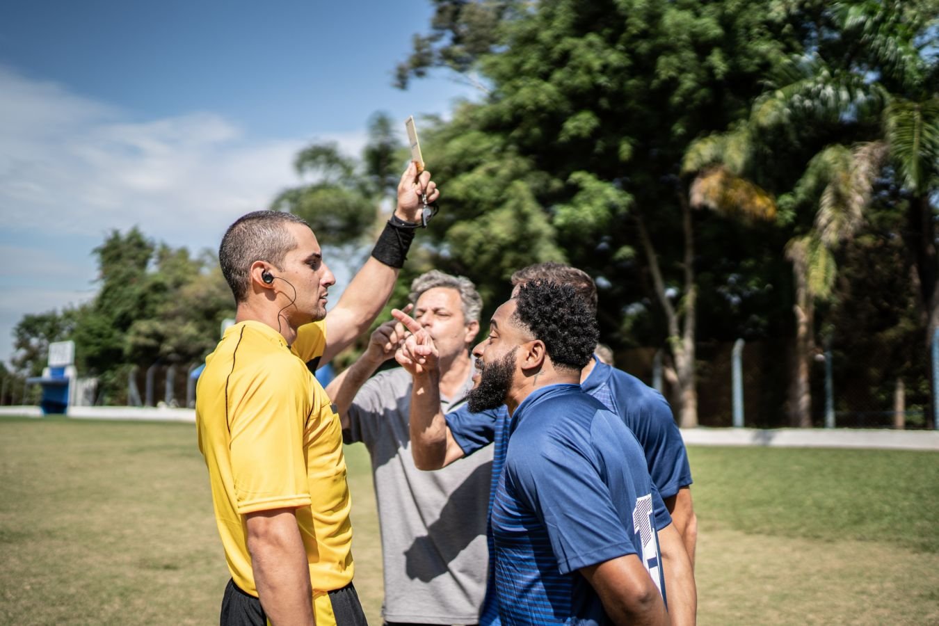 Субординация: что это простыми словами