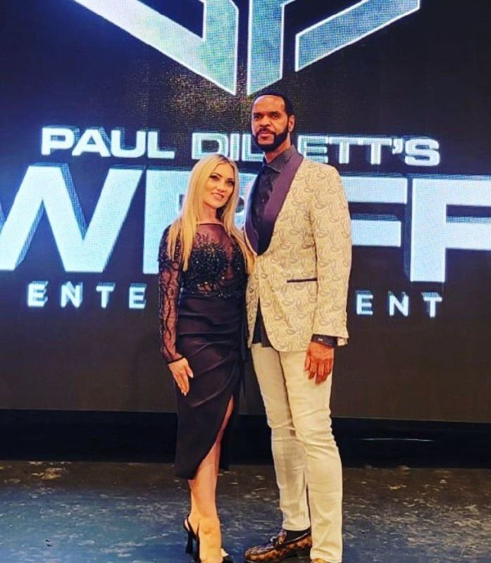 Пол Диллет с женой