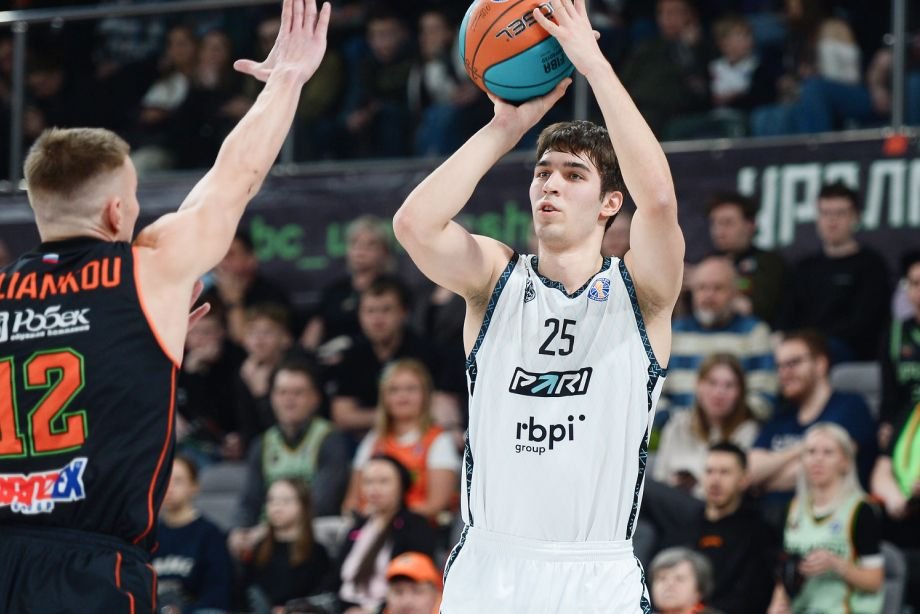 Артём Антипов