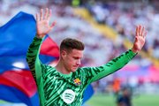 «Барселона» избавляется от легенды. На место тер Штегена готовят скандальный трансфер