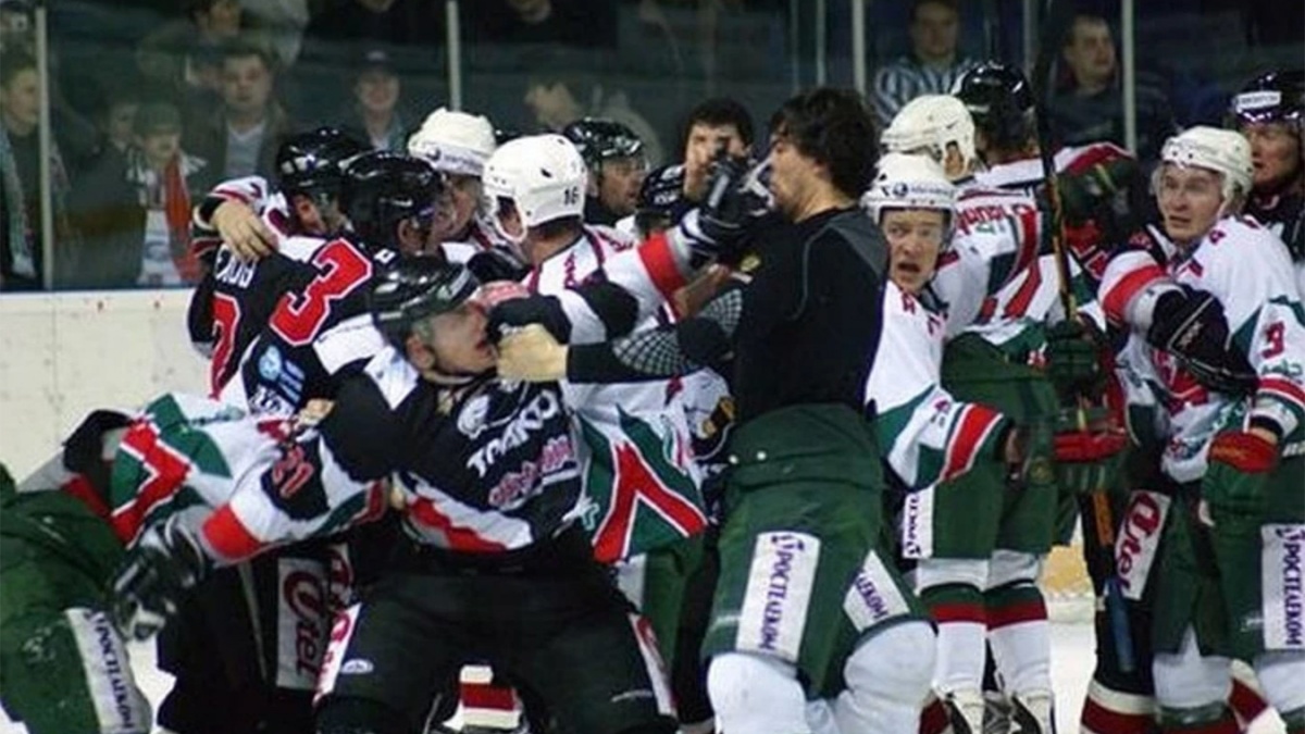 massovaya draka v matche ak bars