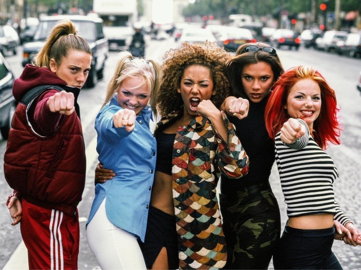 Спортивный стиль Мелани Си и Spice Girls: как одевались девушки 90-х и  нулевых - Чемпионат