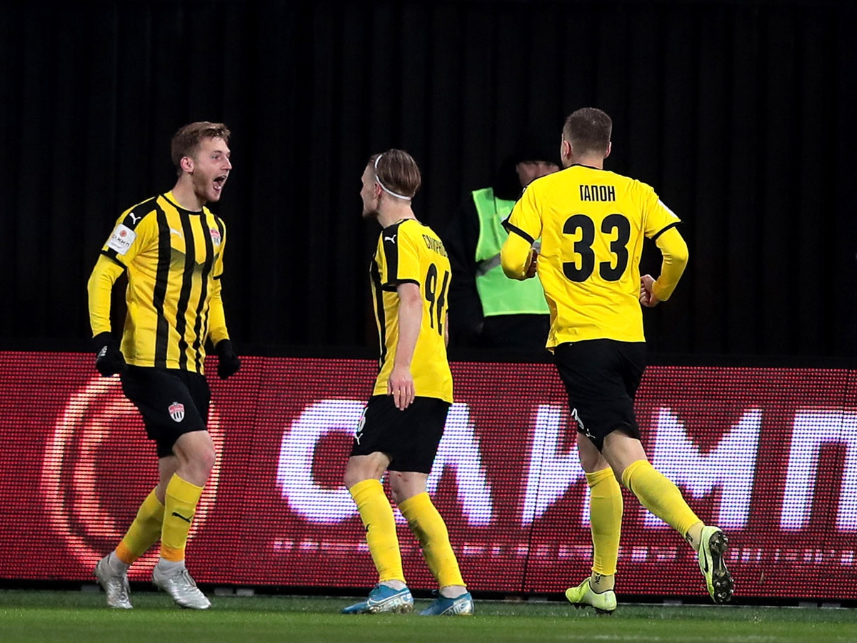 futbolisty fk himki poprosili