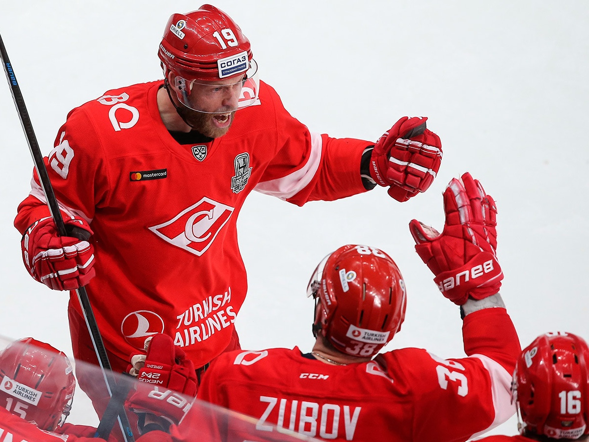 Хоккейный клуб «Спартак» объявил об уходе из команды семи игроков -  Чемпионат