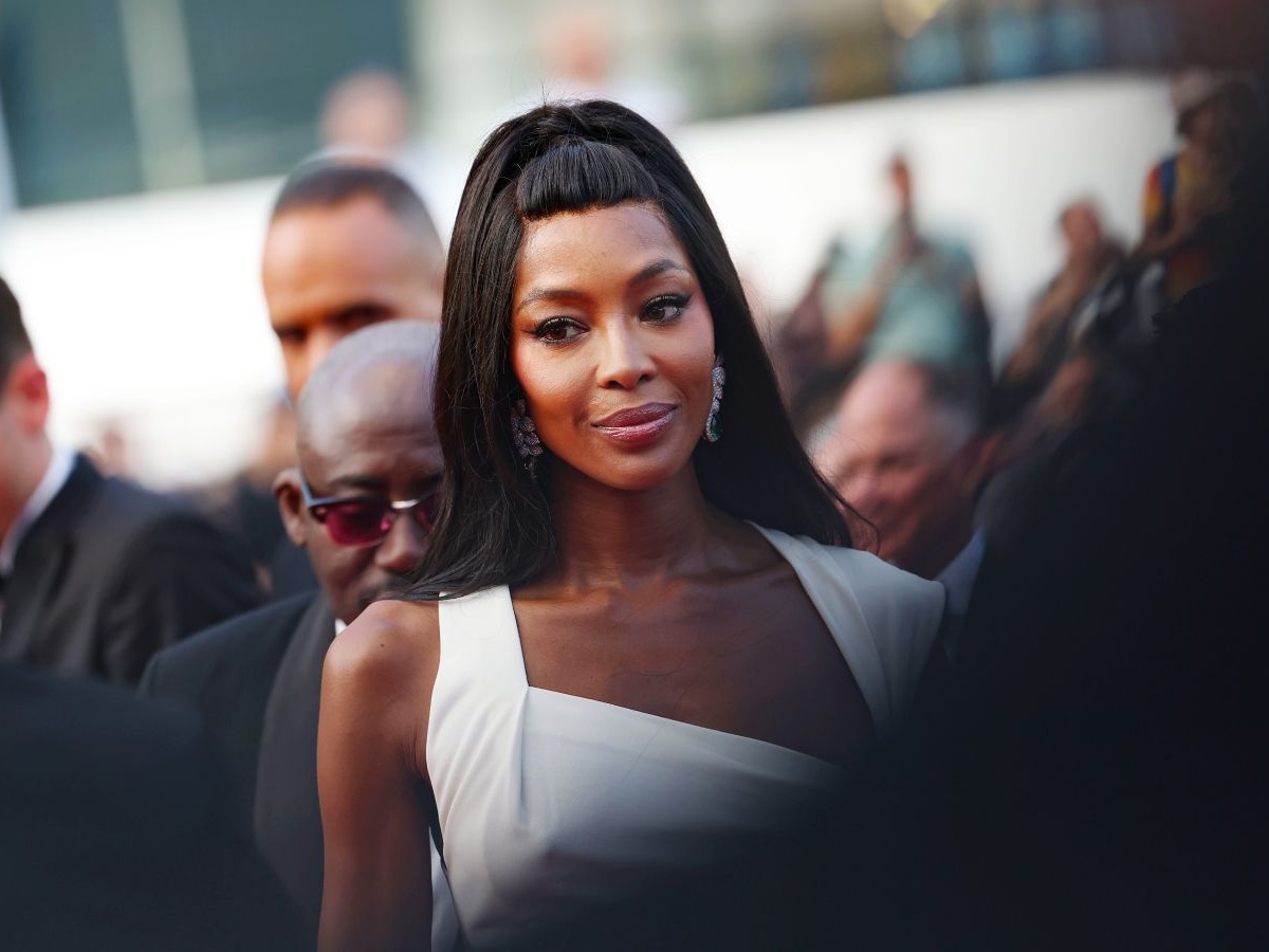 Анджелина Джолидің секс фотосуреттері Аққұбалар БДСМ