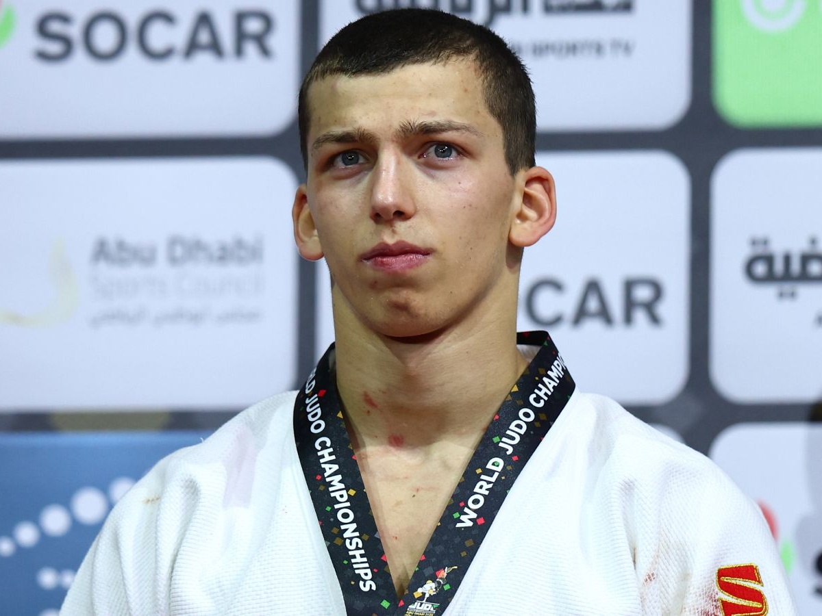 Құлпынай қынаптарының порнофотосуреттері Қол кісендегі қыздар секс видео