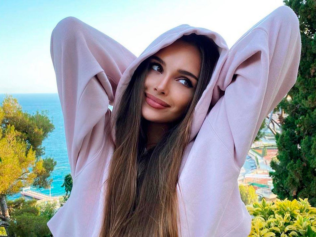 Каролина Севастьянова показала пляжные фото в откровенном бикини - Чемпионат
