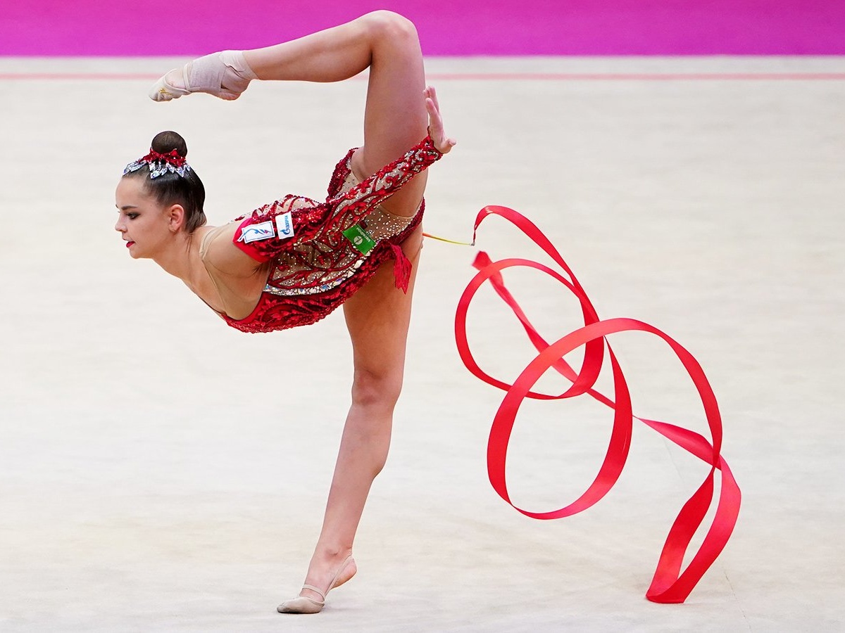 Чемпионат мира по художественной гимнастике – 2021: Дина и Арина Аверины  упустили золото в упражнениях с лентой – как? - Чемпионат