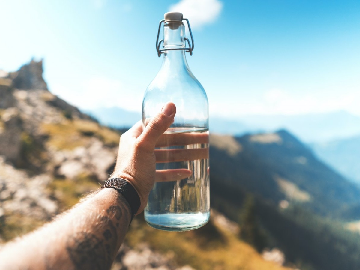 Почему вода важна для здоровья тела и как правильно пить ее