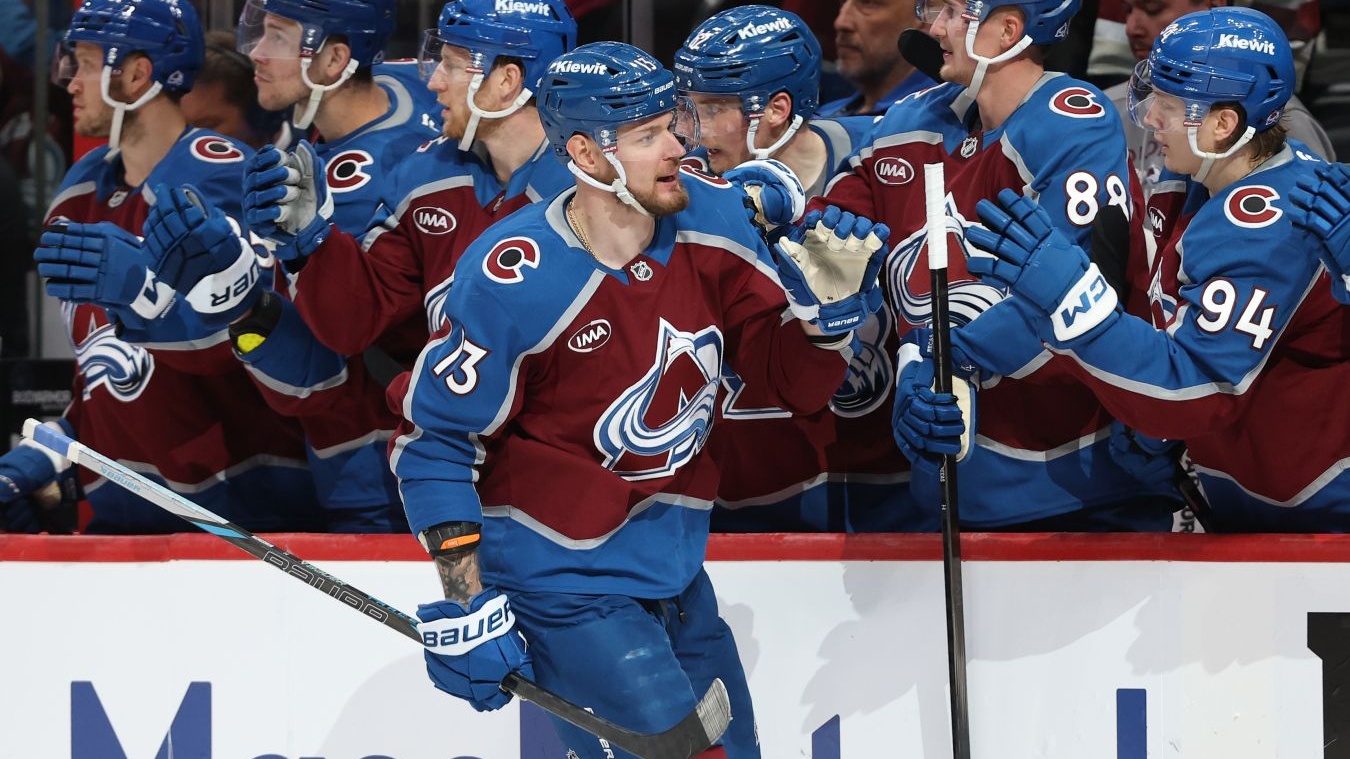 Порно әпкесінің шайына ұйықтататын дәрі салды Шабарман үй иесін ұрып тастады (Русский порно)