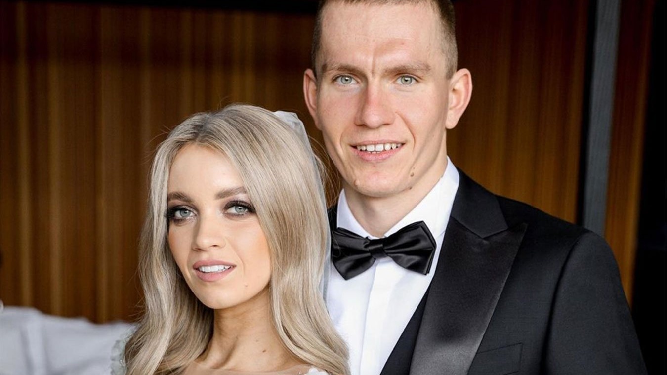 Ретро мама ұлының мүшесін сорады Fairy Tail Люси секси