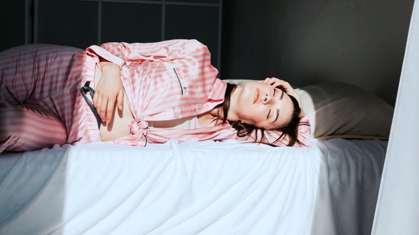 «Недосып формирует трудное поведение»: эксперт по сну — о том, как важно младенцам высыпаться