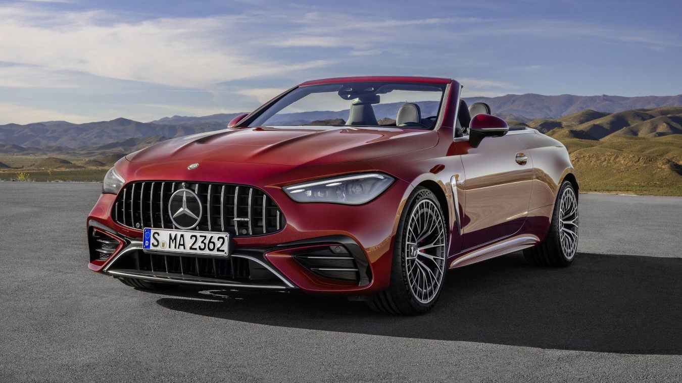 В Mercedes представили новый кабриолет от AMG. У него полный привод и 449  сил - Чемпионат