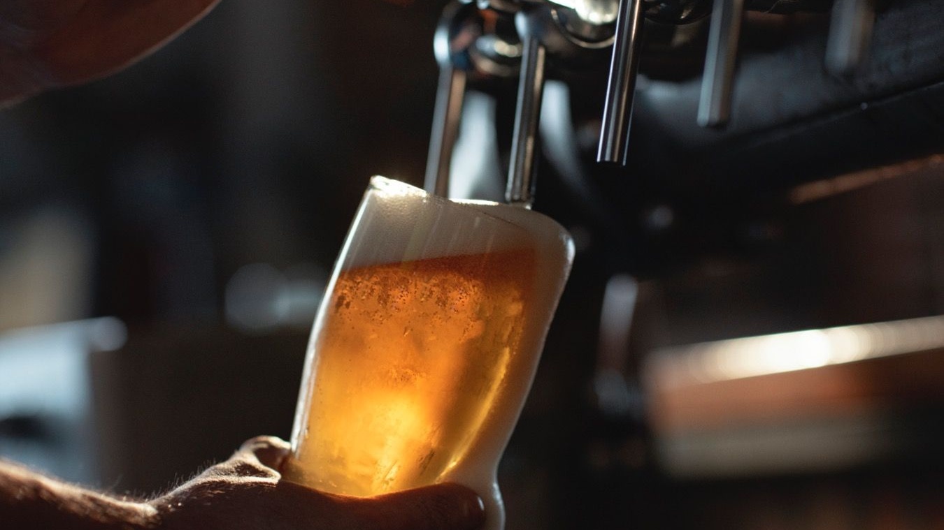 Зачем пить безалкогольное пиво: польза и вред