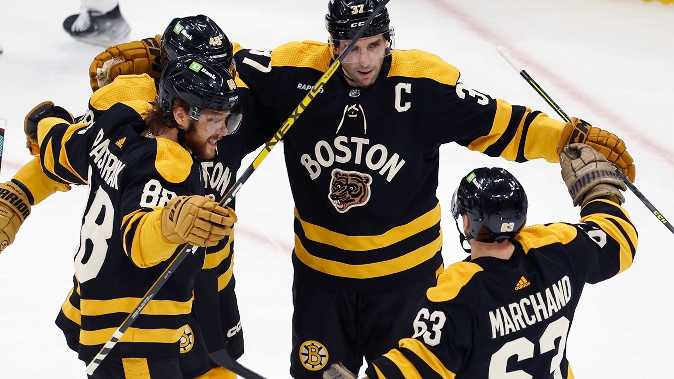 Бостон последние. Бостон брюинз 2011. Бостон фото. Бостон брюинз флорида пантерз. Бостон хоккей.