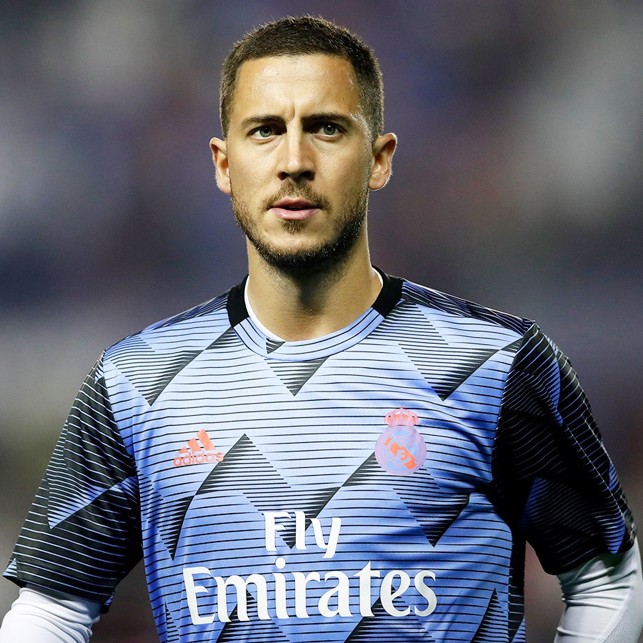 Порно трахает ауызда да, жопта да Тығыз поптағы үлкен әтеш