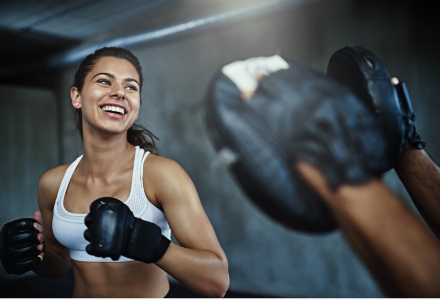 Держи удар: стоит ли девушкам заниматься боксом
