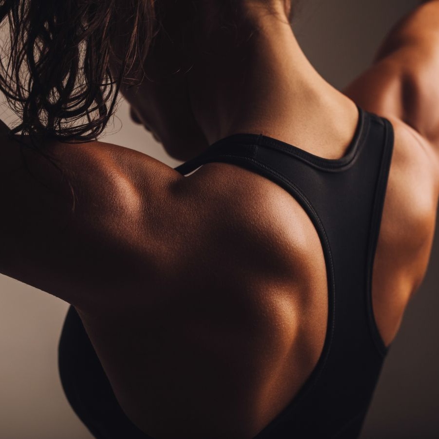 Как накачать красивую спину девушке — 4 эффективных упражнения в  тренажёрном зале - Чемпионат