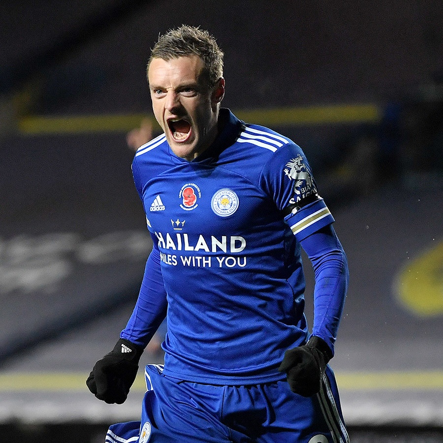 dzhejmi vardi sbil uglovoj flag s