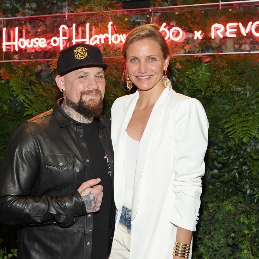 Кішкентай су перісінің жаңа оқиғалары порно мультфильм