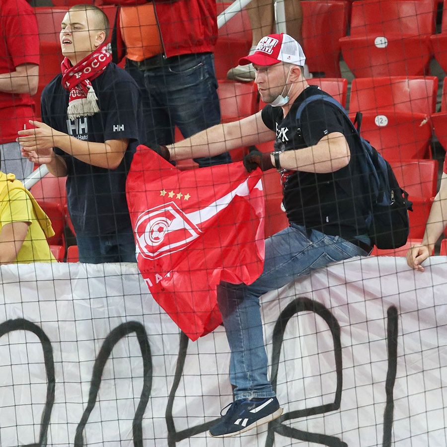 kak bolelshikam spartaka popast na