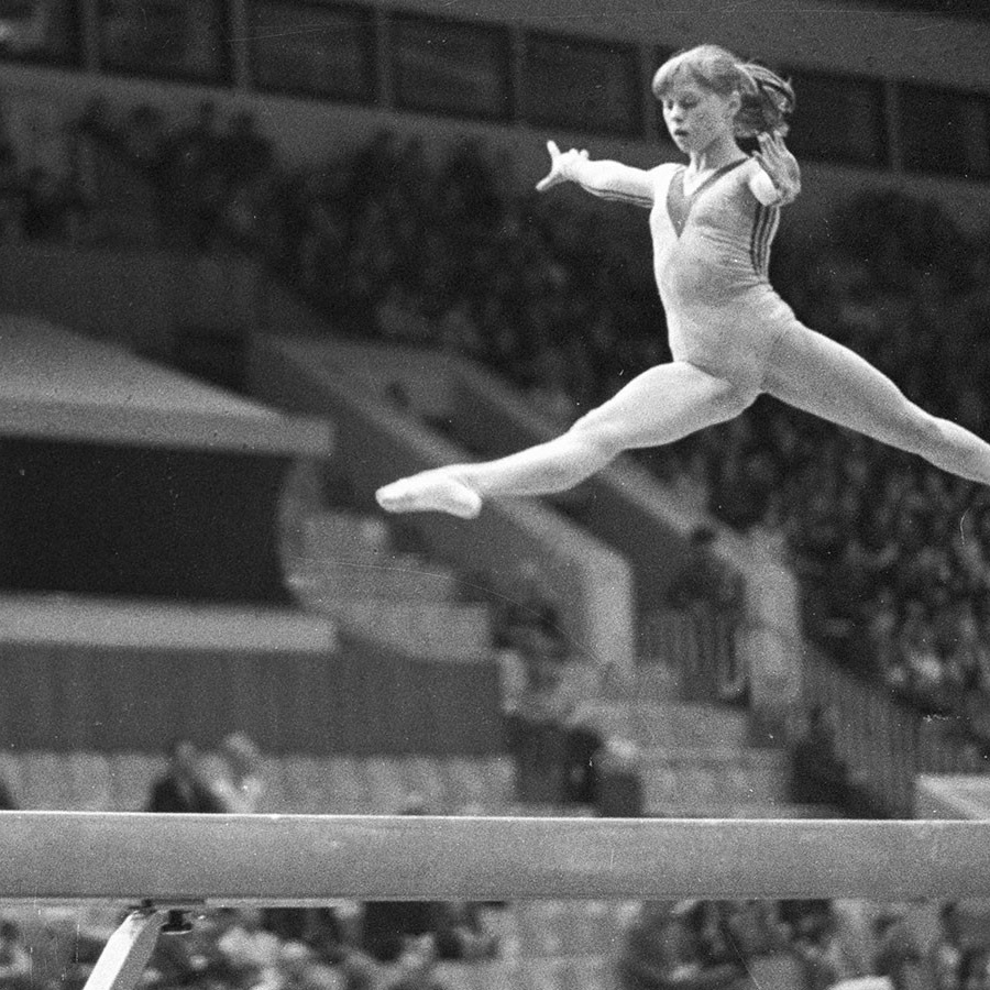 Трагедия советской гимнастки Елены Мухиной, ставшей инвалидом во время  тренировки - Чемпионат
